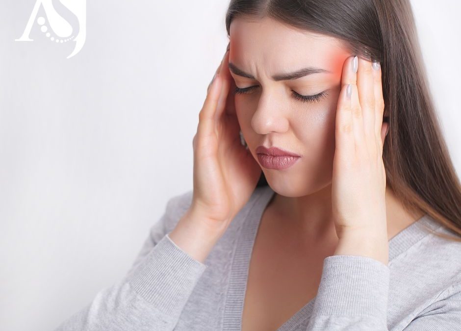 How Chiropractors Relieve Chronic Headaches and Migraines